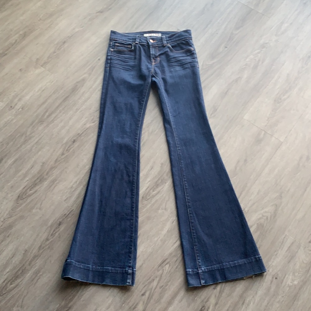 ✨️ J Brand - Love Story Dark Wash Mid-Rise Flare ✨️